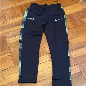Nike Lebron James joggers size L